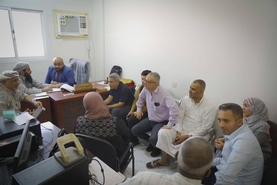 السلطة المحلية بالعاصمة عدن تتكفل بتغطية الحقوق الخاصة المترتبة على سجناء معسرين والنيابة تفرج عنهم - السلطة المحلية بالعاصمة عدن تتكفل بتغطية الحقوق الخاصة المترتبة على سجناء معسرين والنيابة تفرج عنهم -